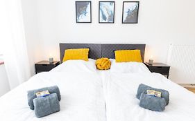 Rhein-Lahn Living - Modernes Design - Kontaktloser Zugang - Zentrale Lage nahe Rhein und Martinsburg - Apartments mit Küche&Wohnzimmer